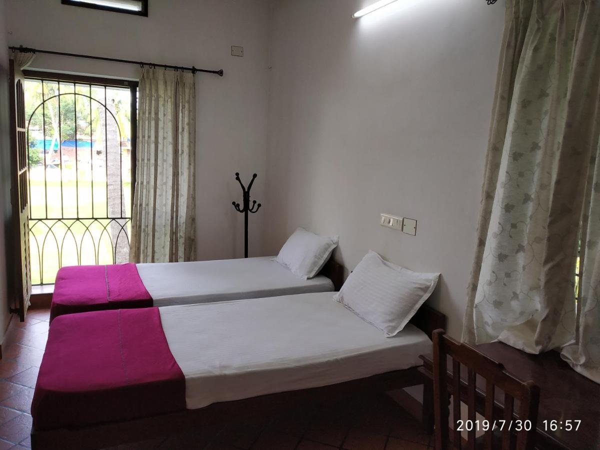 Spice Holidays Hotell Kochi Exteriör bild